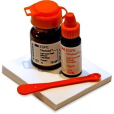3M Materiales Dentales Vitrebond Kit (Base/Liner I-Vidrio con Resina Foto) Kit 9grs 5,5ml